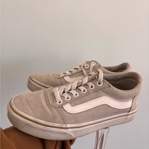 Women’s Tan and White Vans size 6
